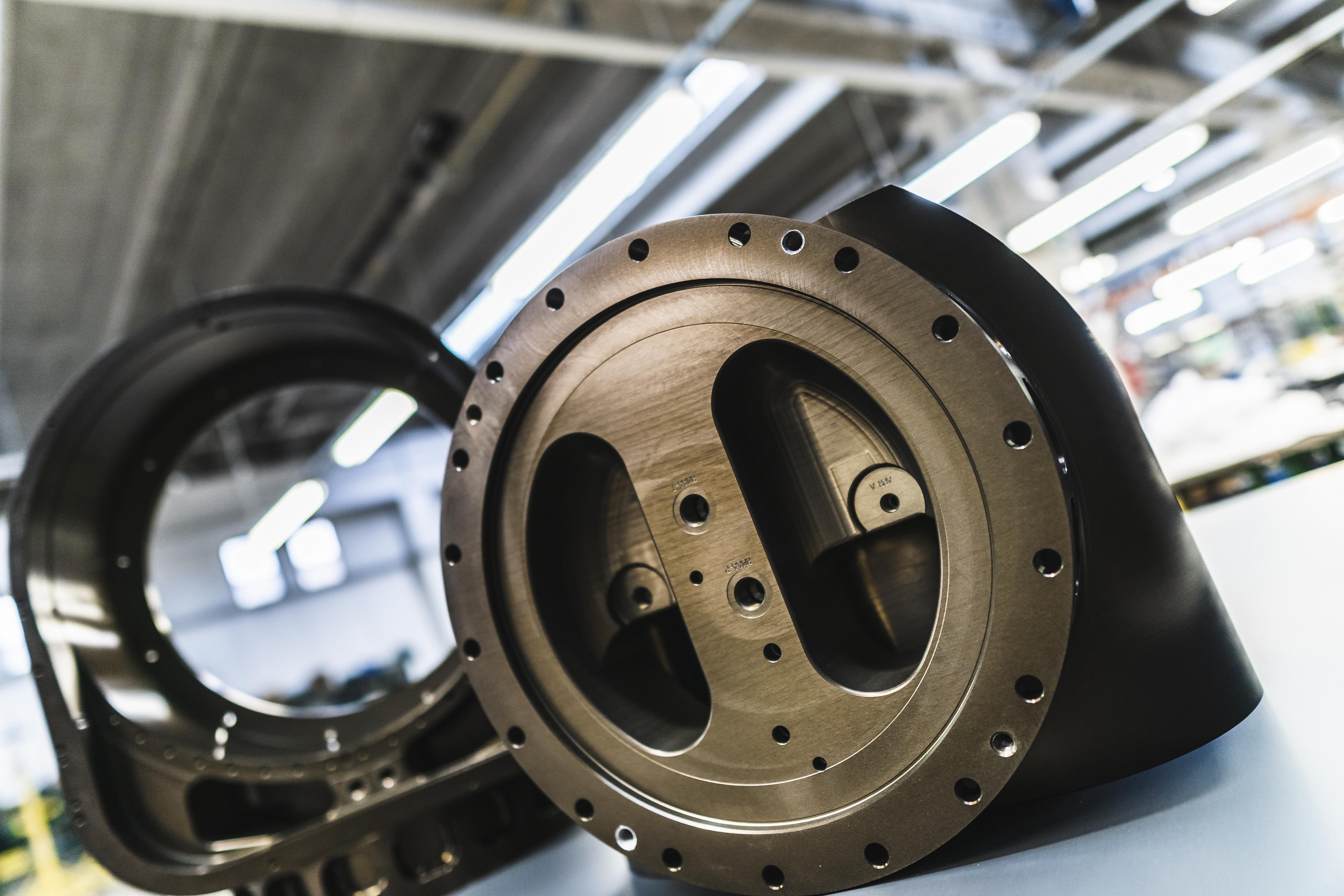 Piezas en aleación 7075 después del tratamiento de anodizado duro