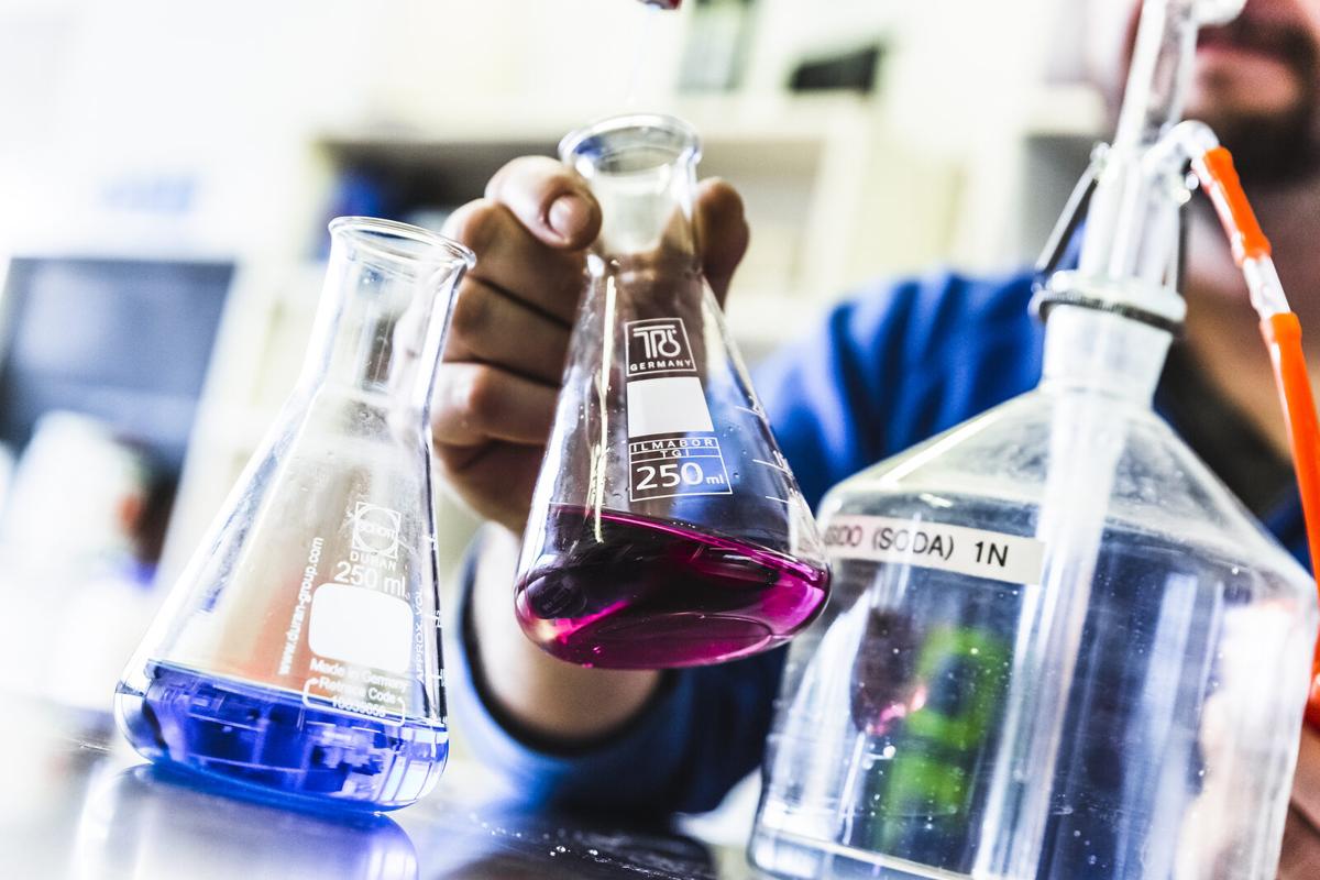Laboratory testing for evaluation of anodizing chemical resistance
